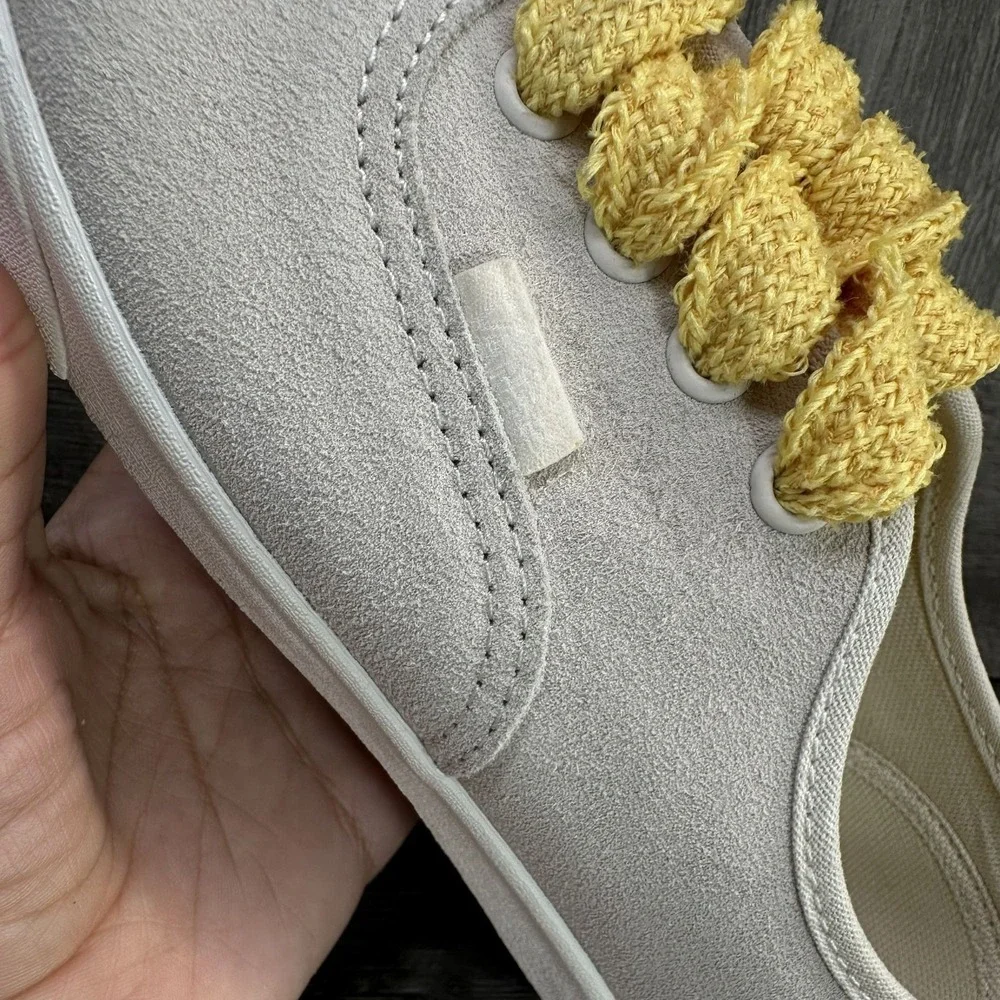 Vans Authentic Lo Pro Women 7.5 Oatmeal Beige Suede Yellow Laces NEW